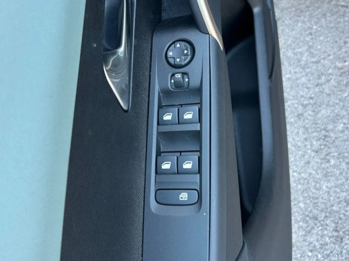 Lancia Ypsilon usata a Salerno (13)