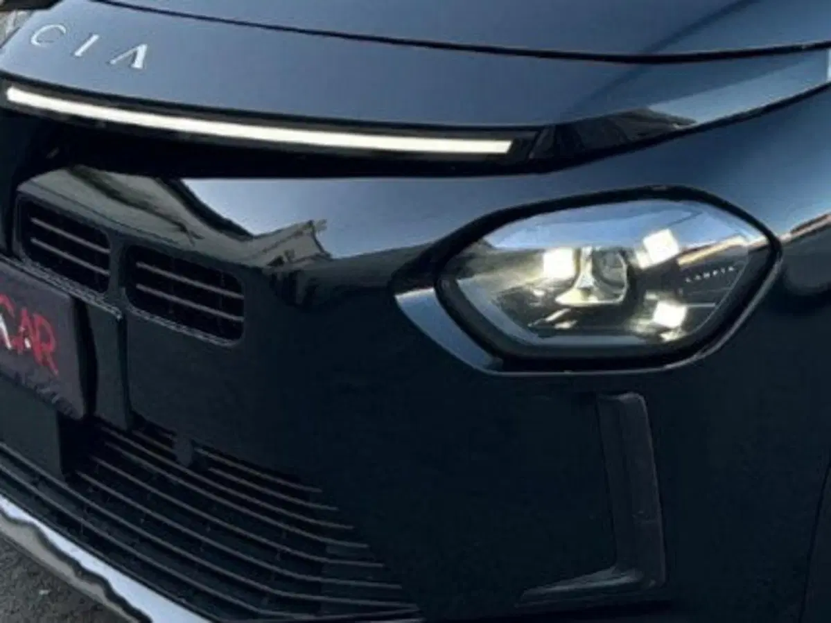 Lancia Ypsilon usata a Salerno (18)