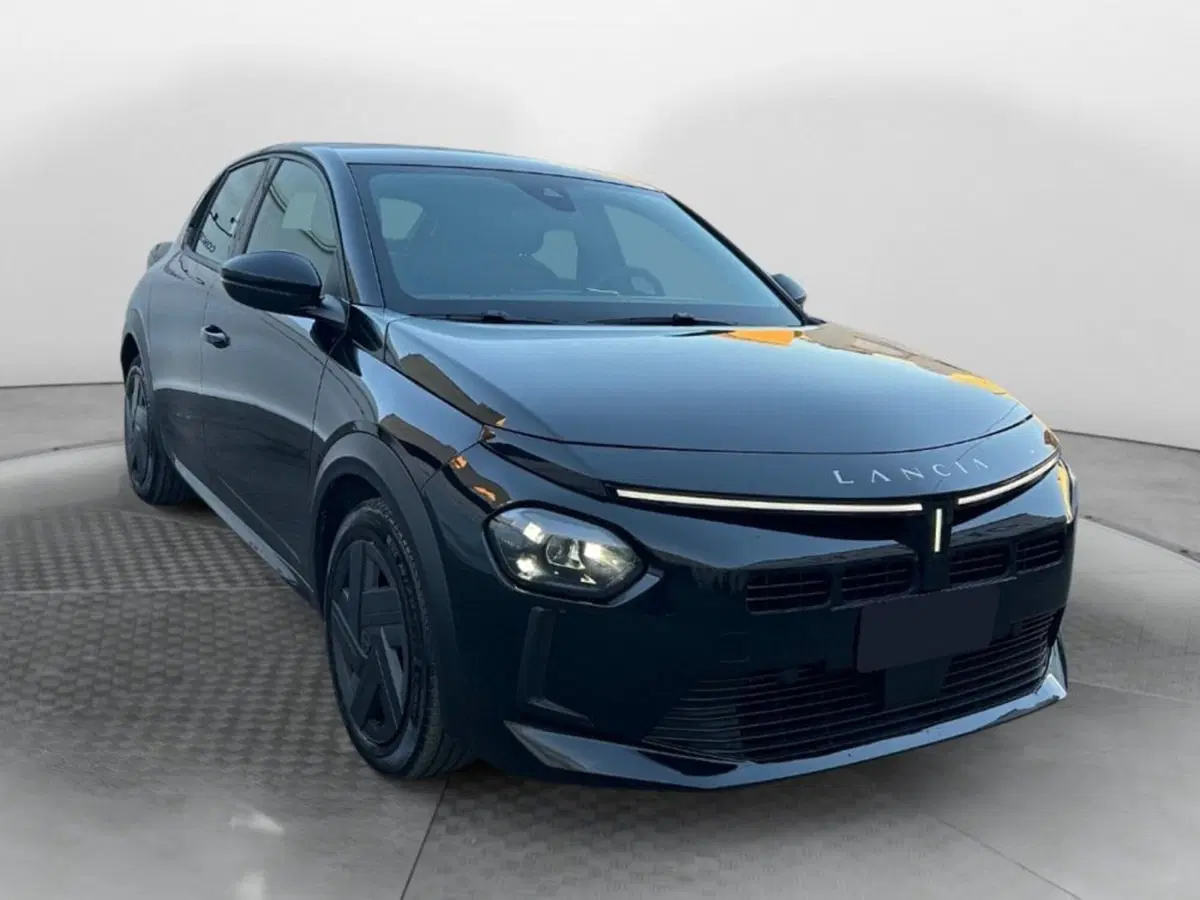 Lancia Ypsilon usata a Salerno (2)