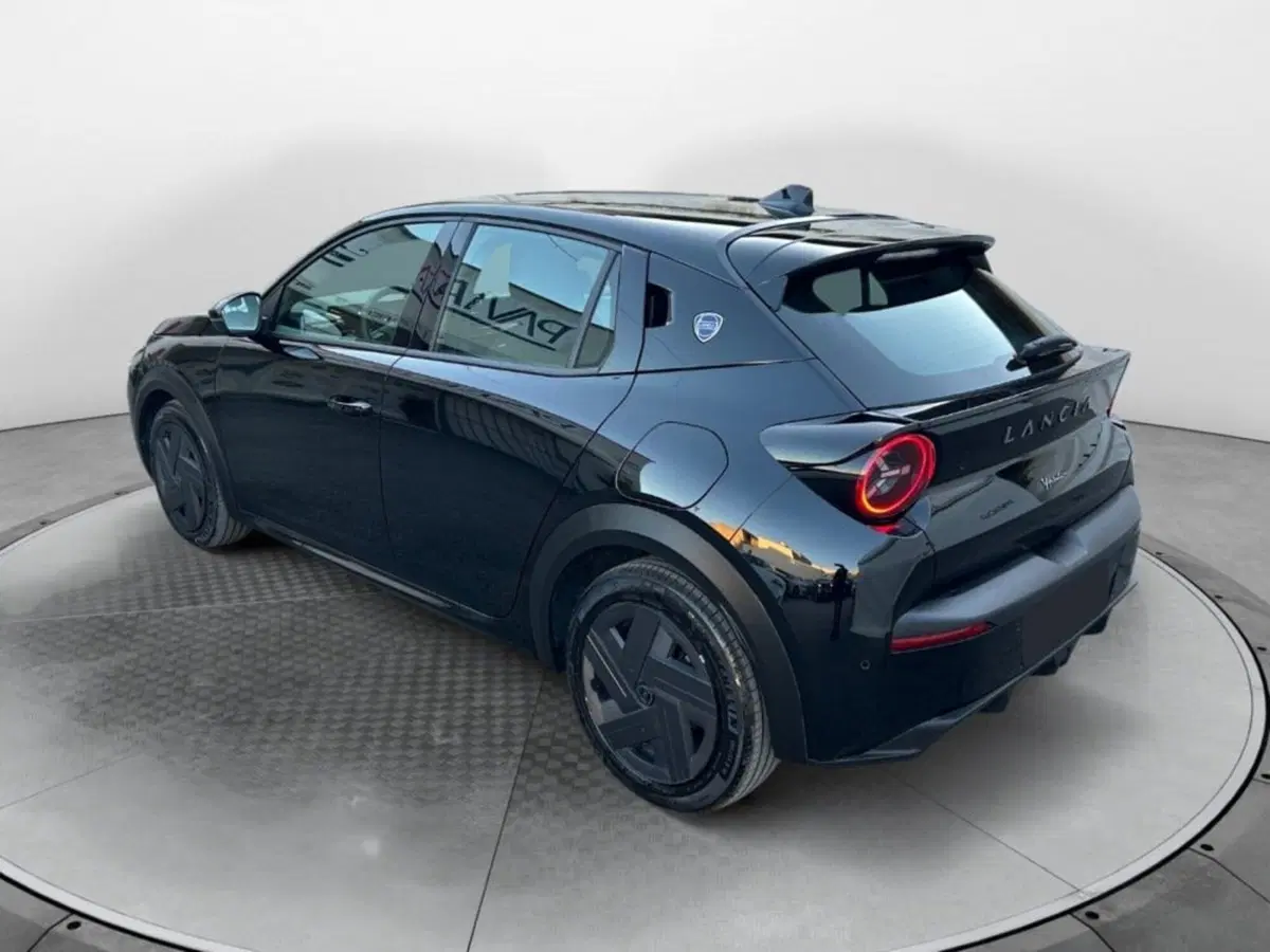 Lancia Ypsilon usata a Salerno (3)
