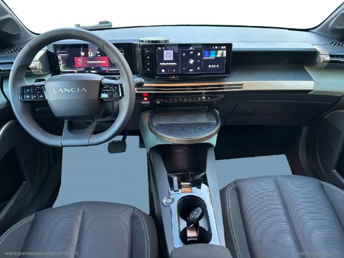 Lancia Ypsilon usata a Salerno (5)