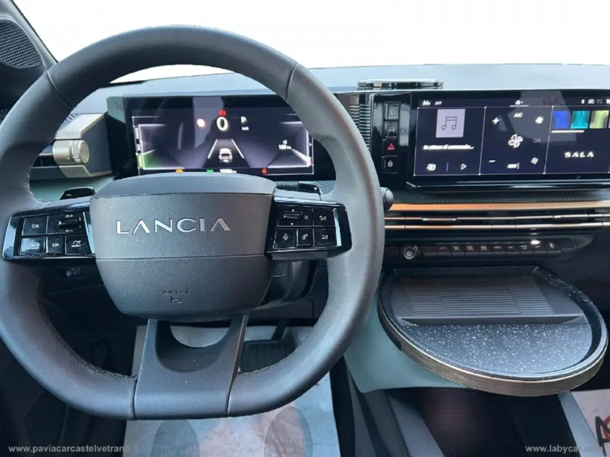 Lancia Ypsilon usata a Salerno (8)