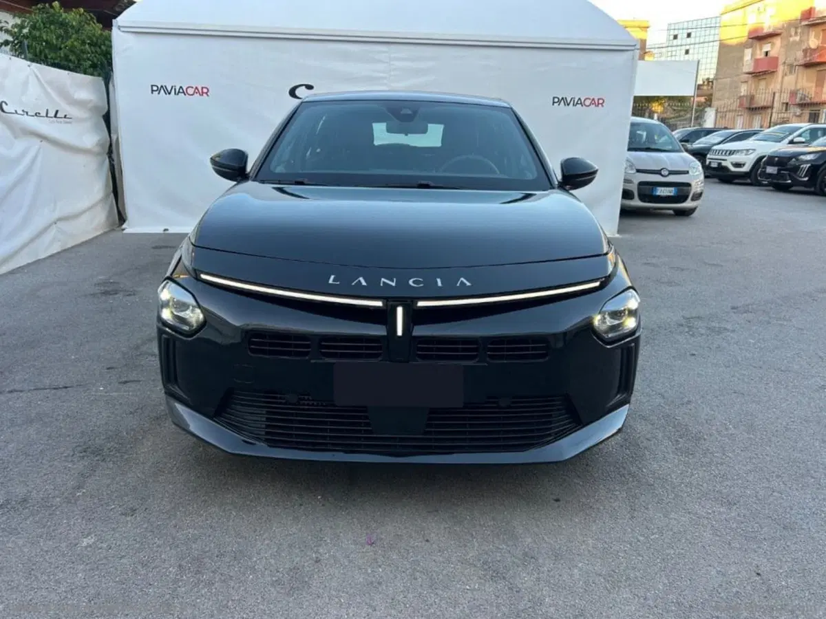 Lancia Ypsilon usata a Salerno (9)