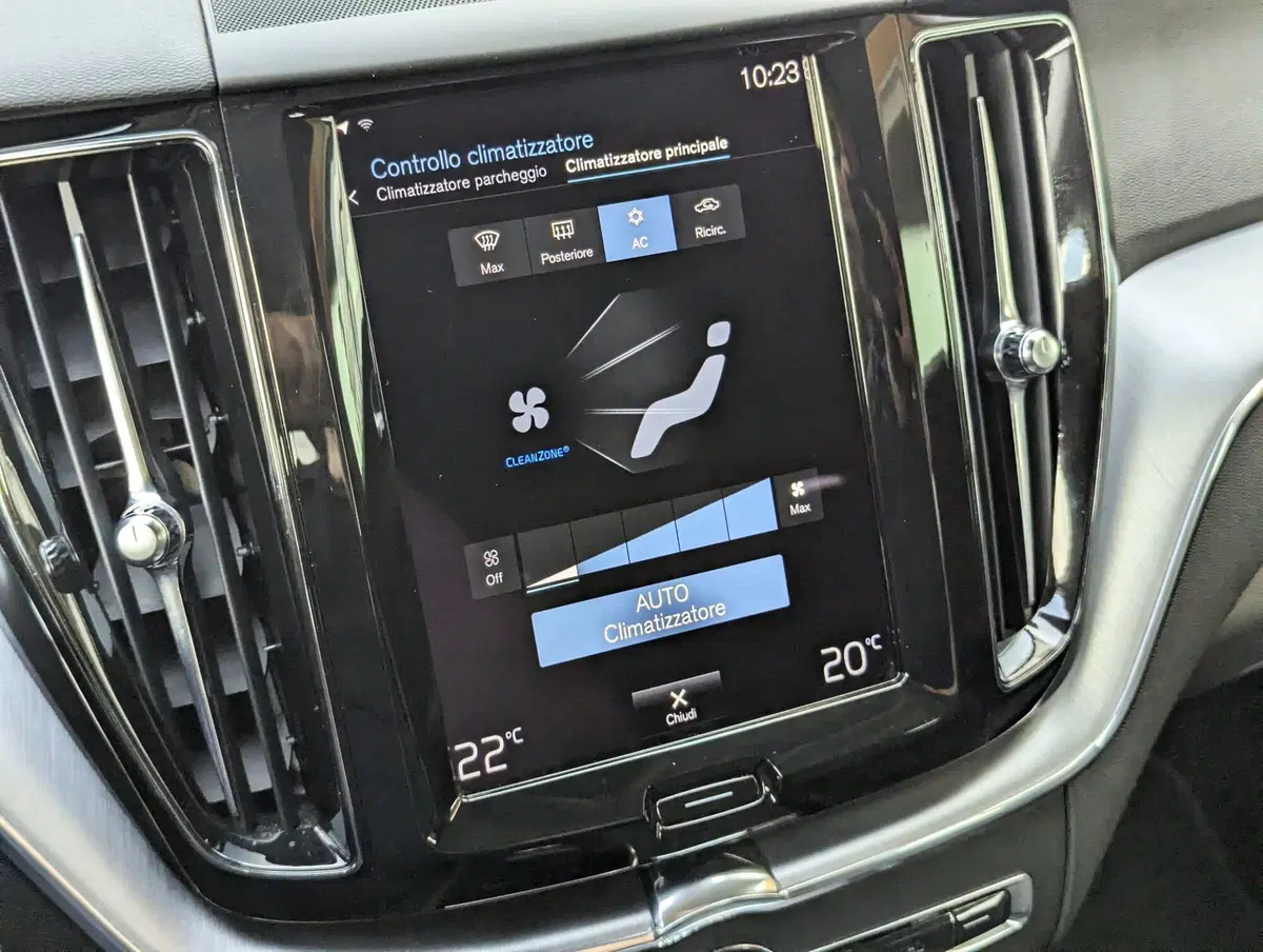 Volvo XC60 usata a Pescara (18)