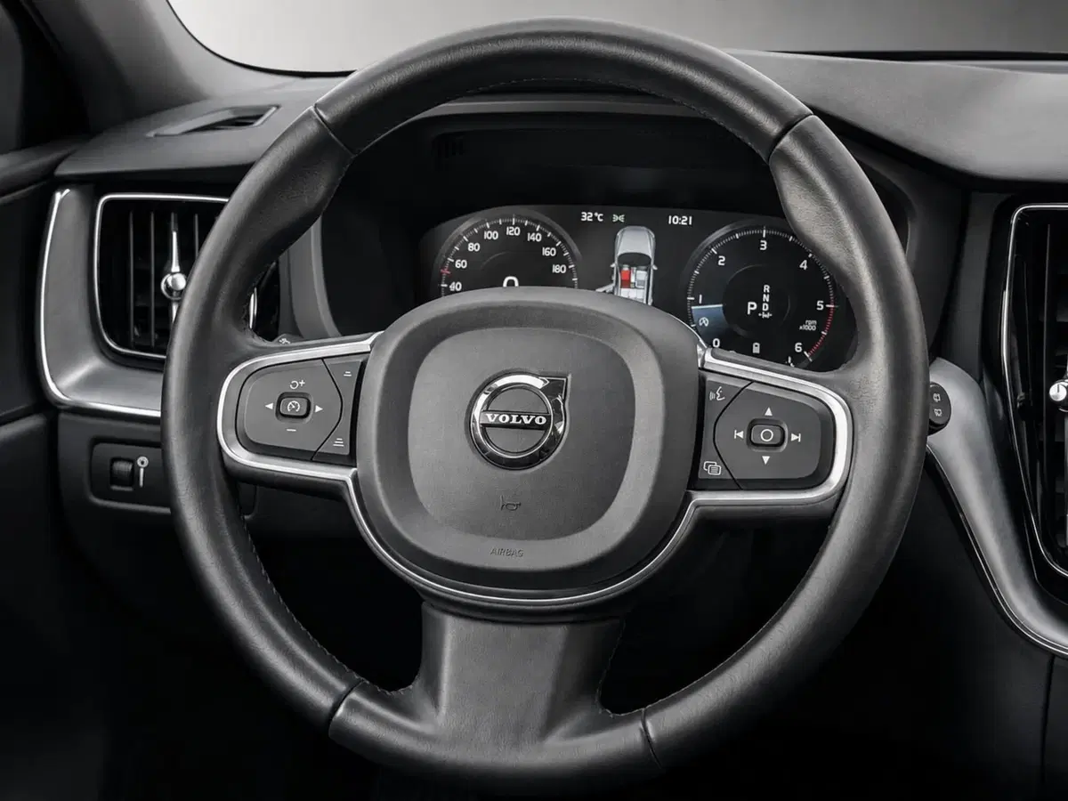 Volvo XC60 usata a Pescara (9)