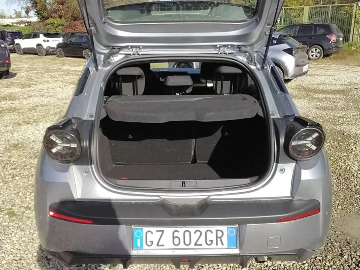 Lancia Ypsilon usata a Salerno (15)