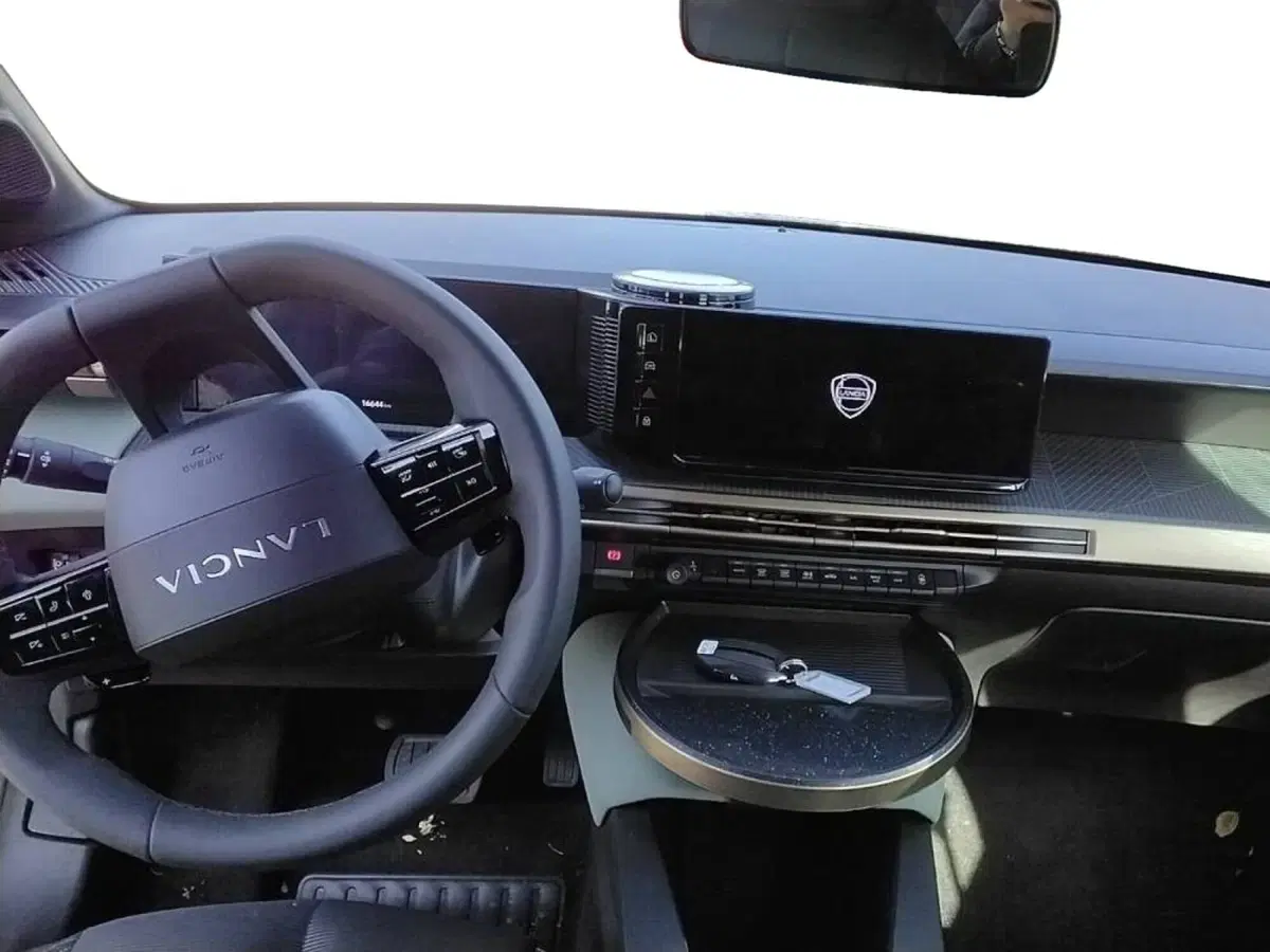 Lancia Ypsilon usata a Salerno (5)