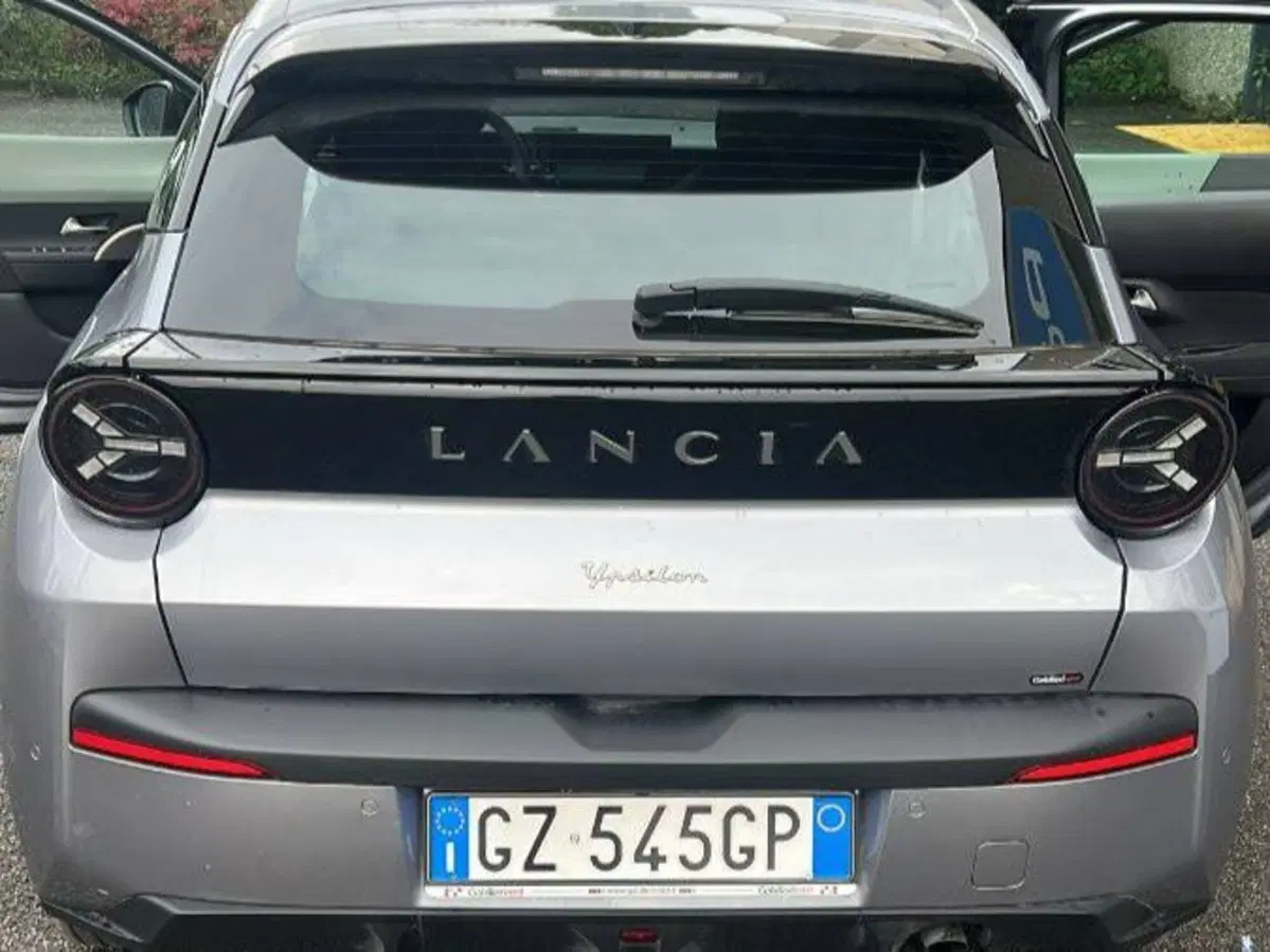 Lancia Ypsilon usata a Salerno (14)