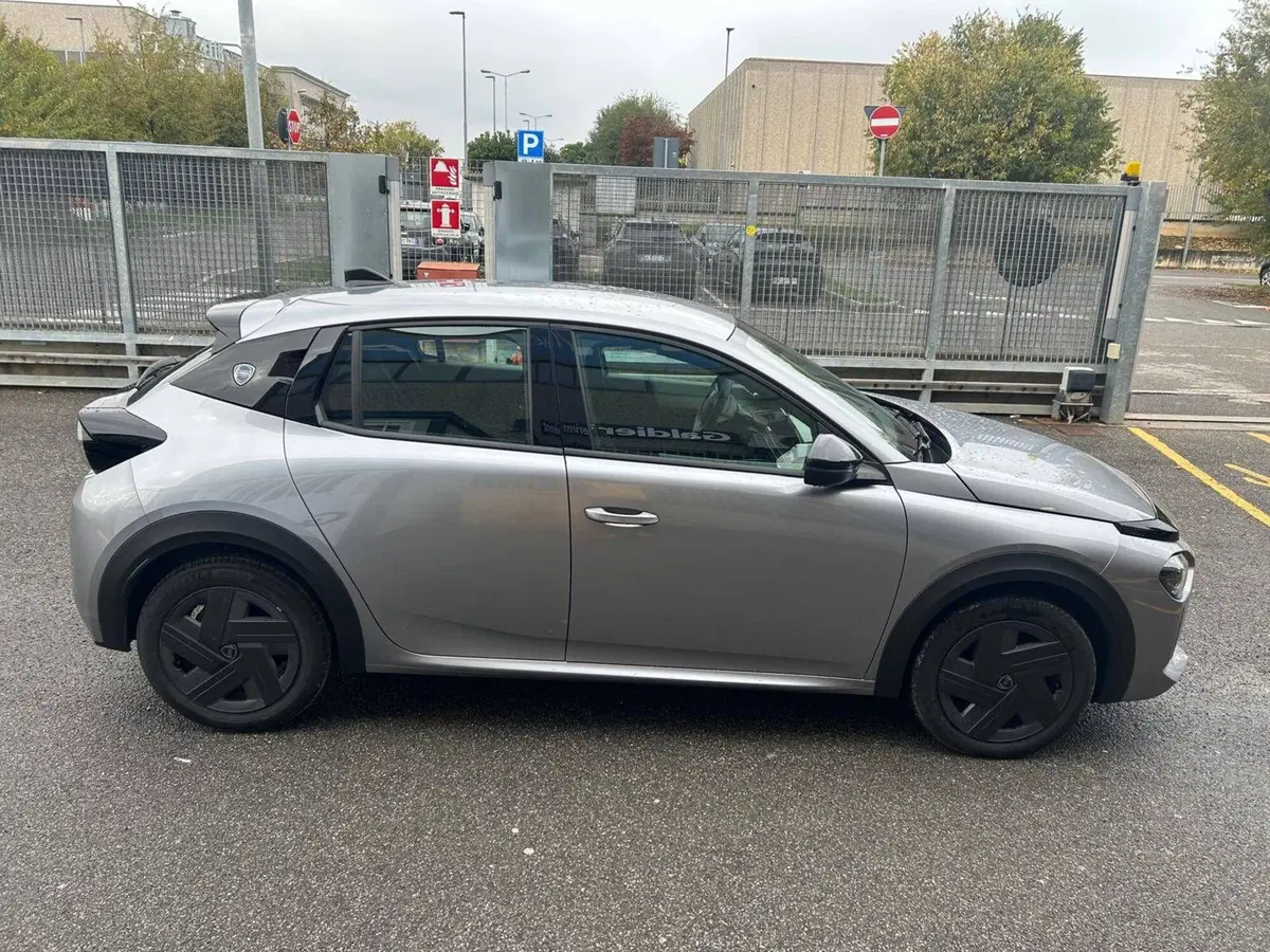 Lancia Ypsilon usata a Salerno (18)