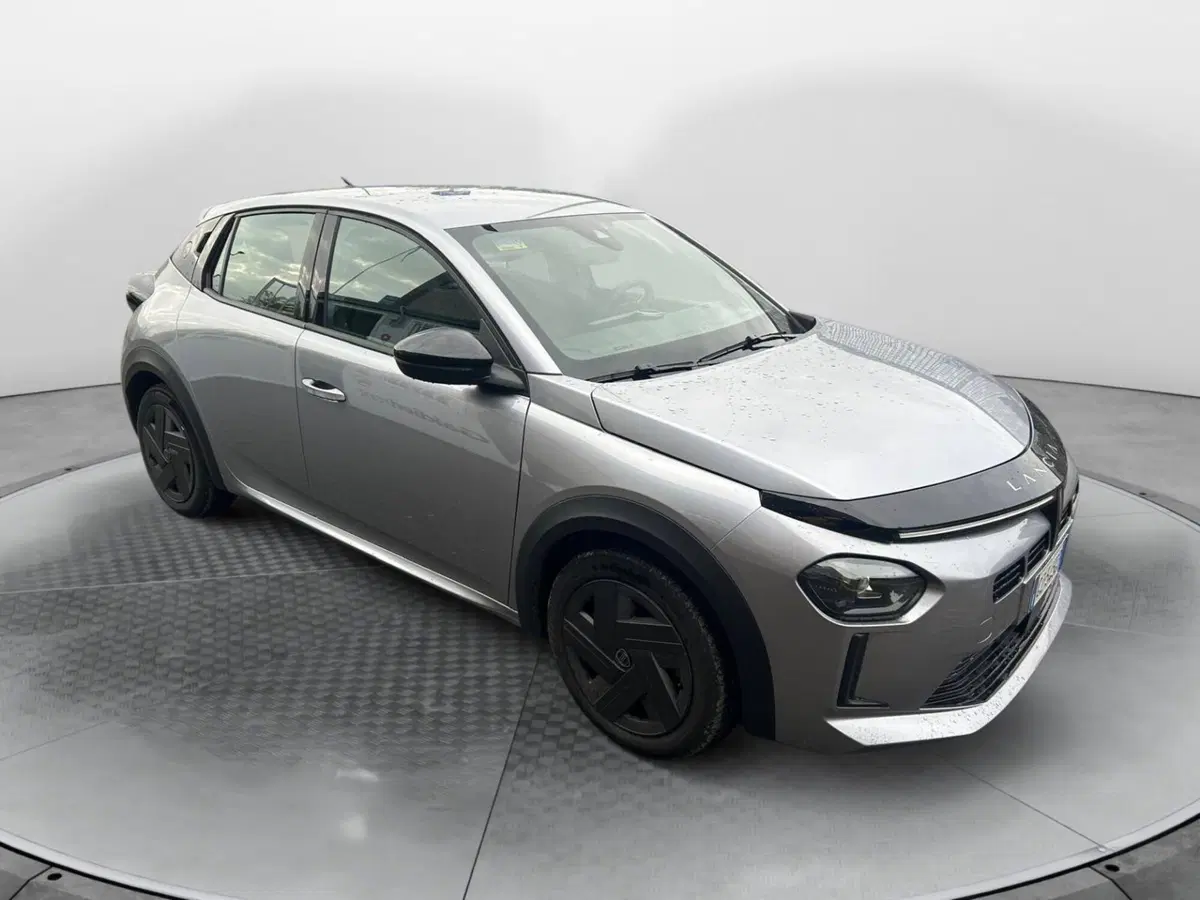 Lancia Ypsilon usata a Salerno (2)