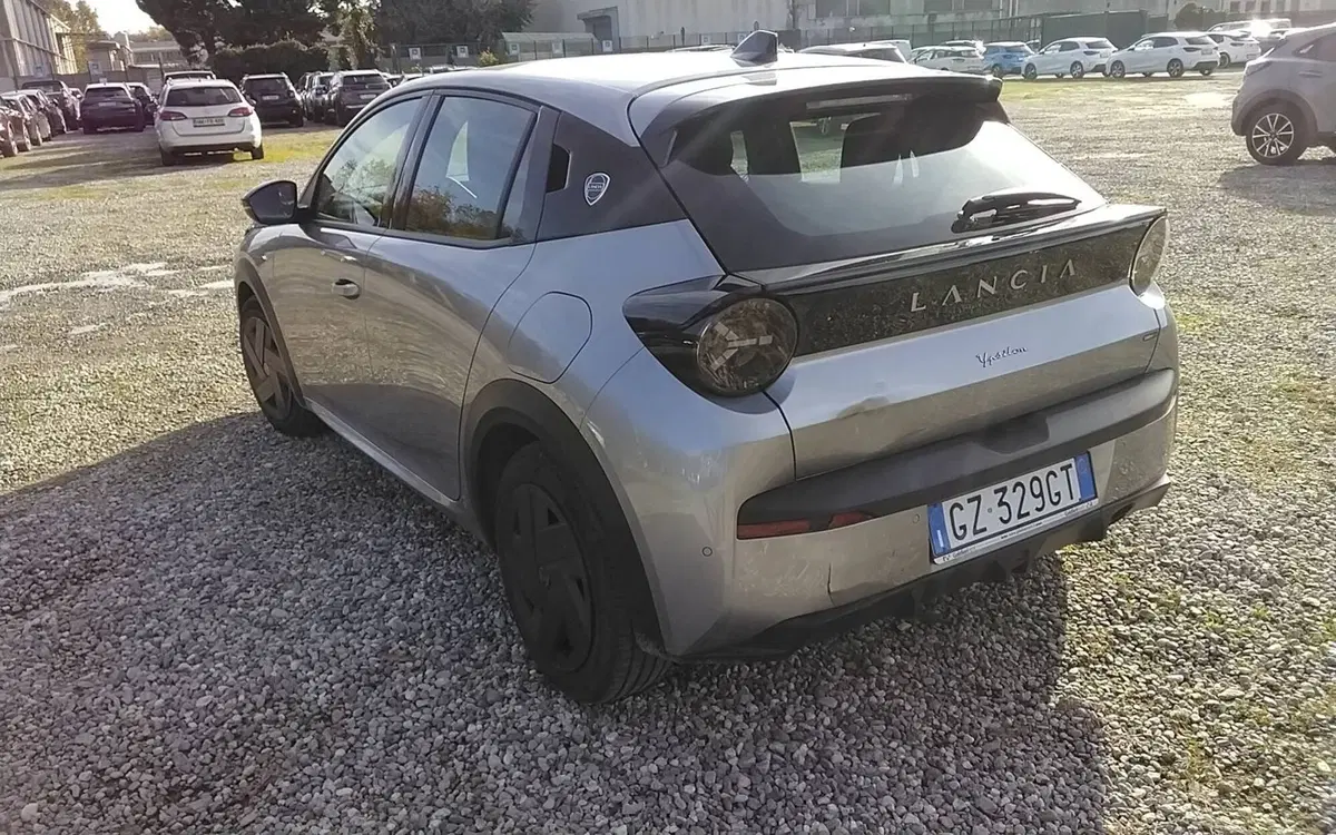 Lancia Ypsilon usata a Salerno (10)