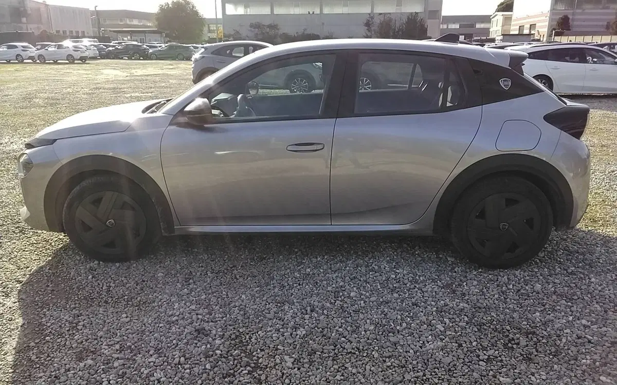 Lancia Ypsilon usata a Salerno (12)