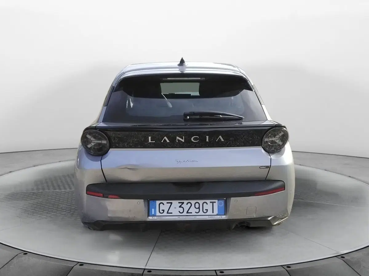 Lancia Ypsilon usata a Salerno (3)
