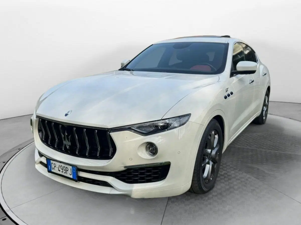 Maserati Levante usata a Salerno