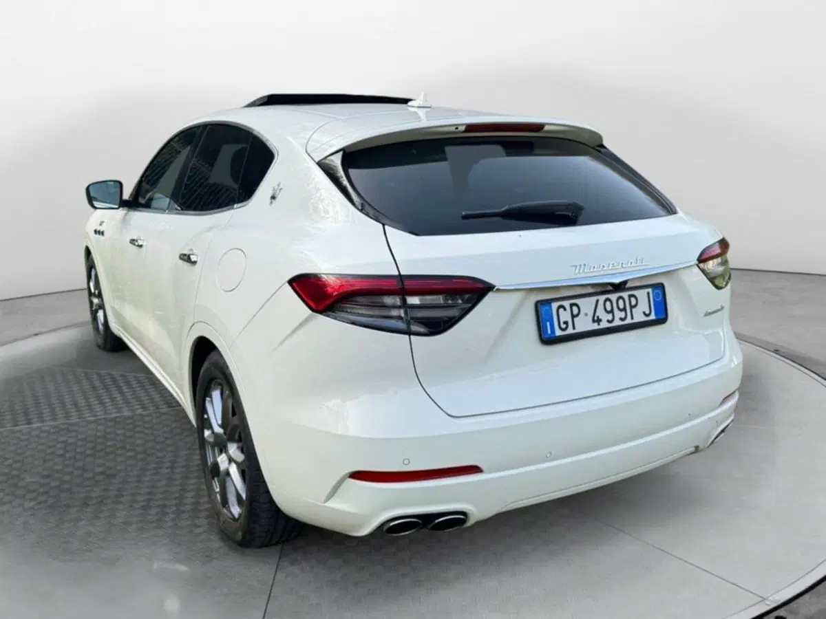 Maserati Levante usata a Salerno (3)