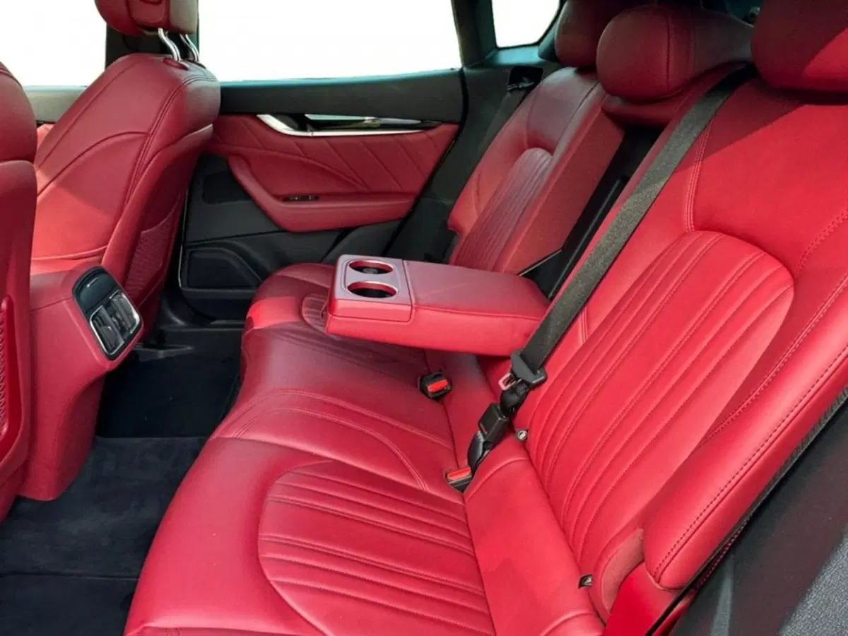 Maserati Levante usata a Salerno (7)