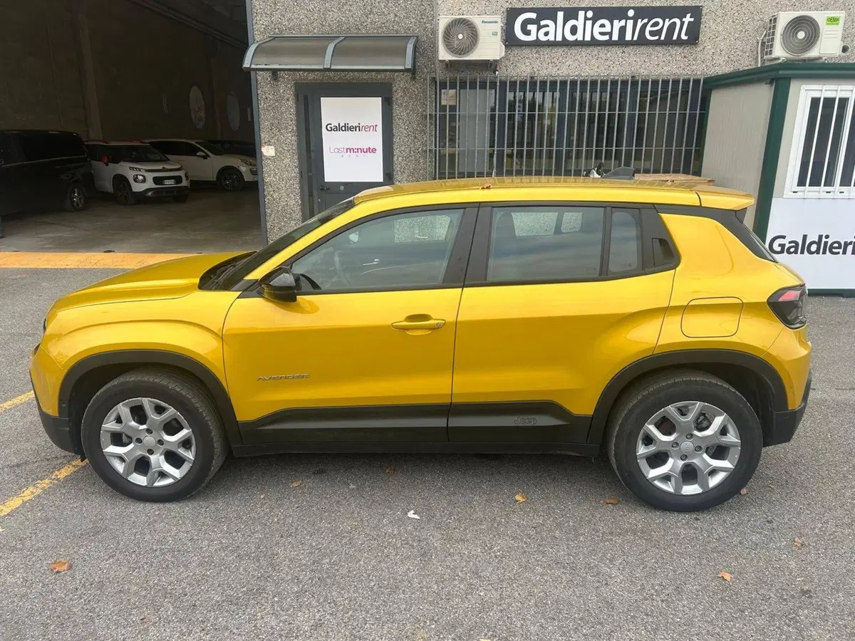 Jeep Avenger usata a Salerno (11)