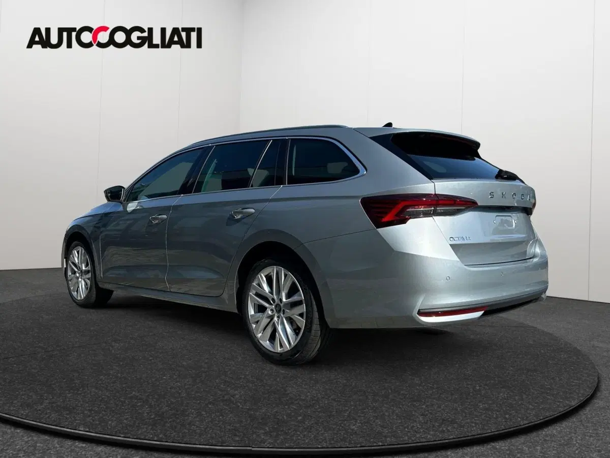Skoda Octavia Station Wagon nuova a Lecco (5)