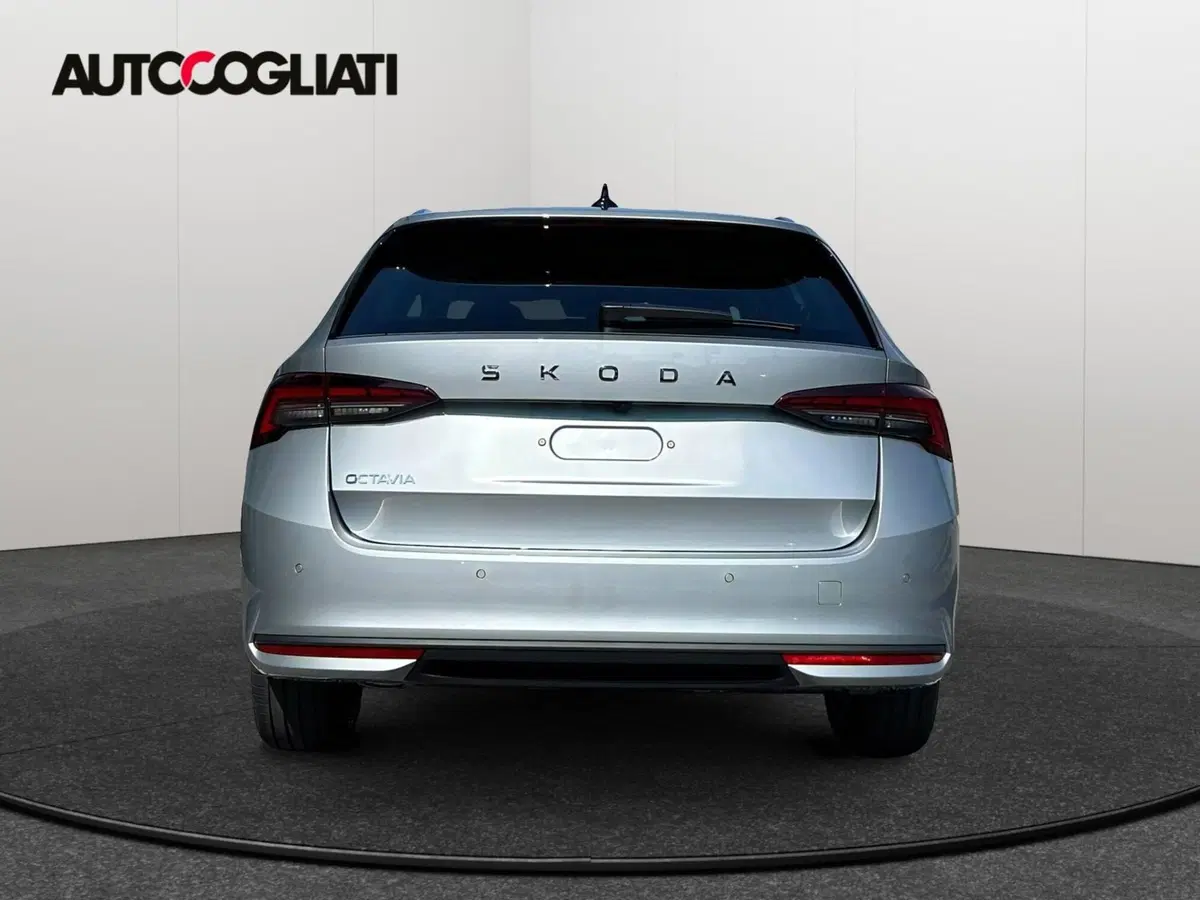 Skoda Octavia Station Wagon nuova a Lecco (6)