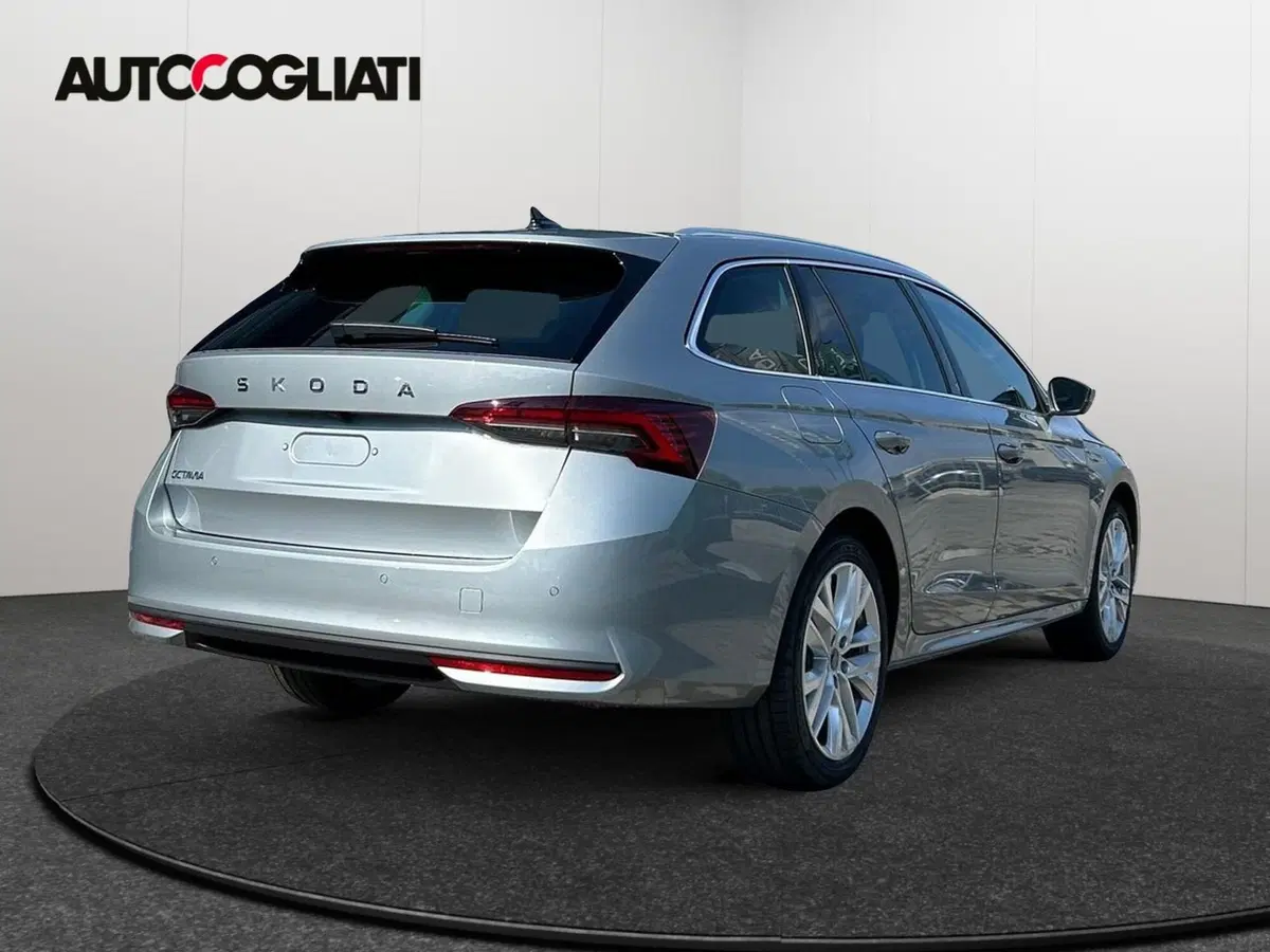 Skoda Octavia Station Wagon nuova a Lecco (7)