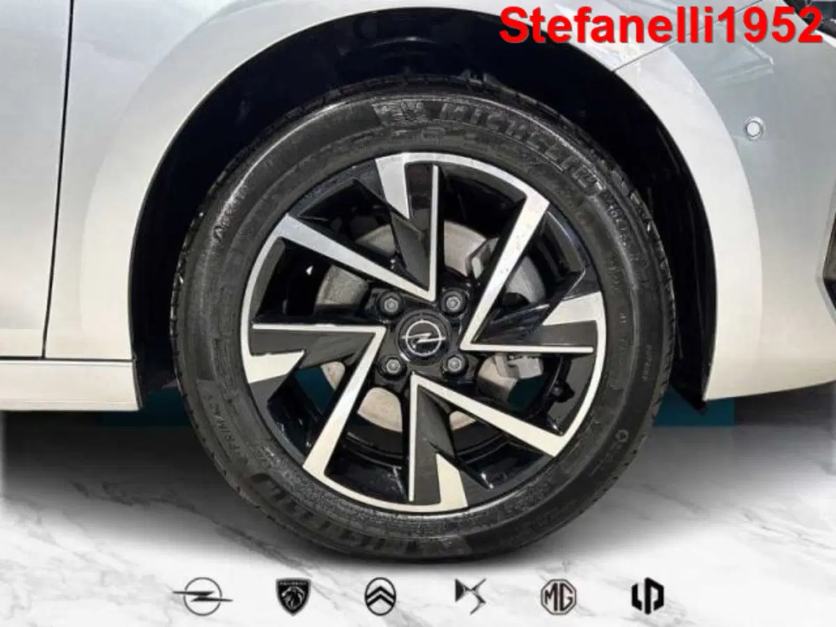 Opel Corsa nuova a Bologna (8)