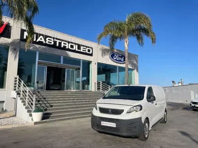 Peugeot Expert Furgone std 1.5 diesel 120cv S&amp;S del 2021 usata a Tricase