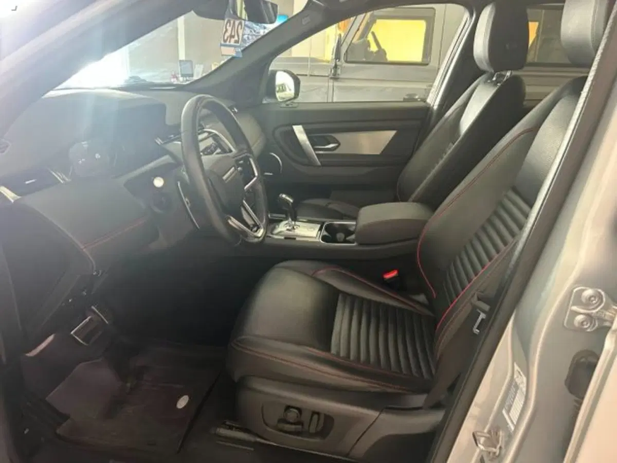 Land Rover Discovery Sport usata a Lucca (10)
