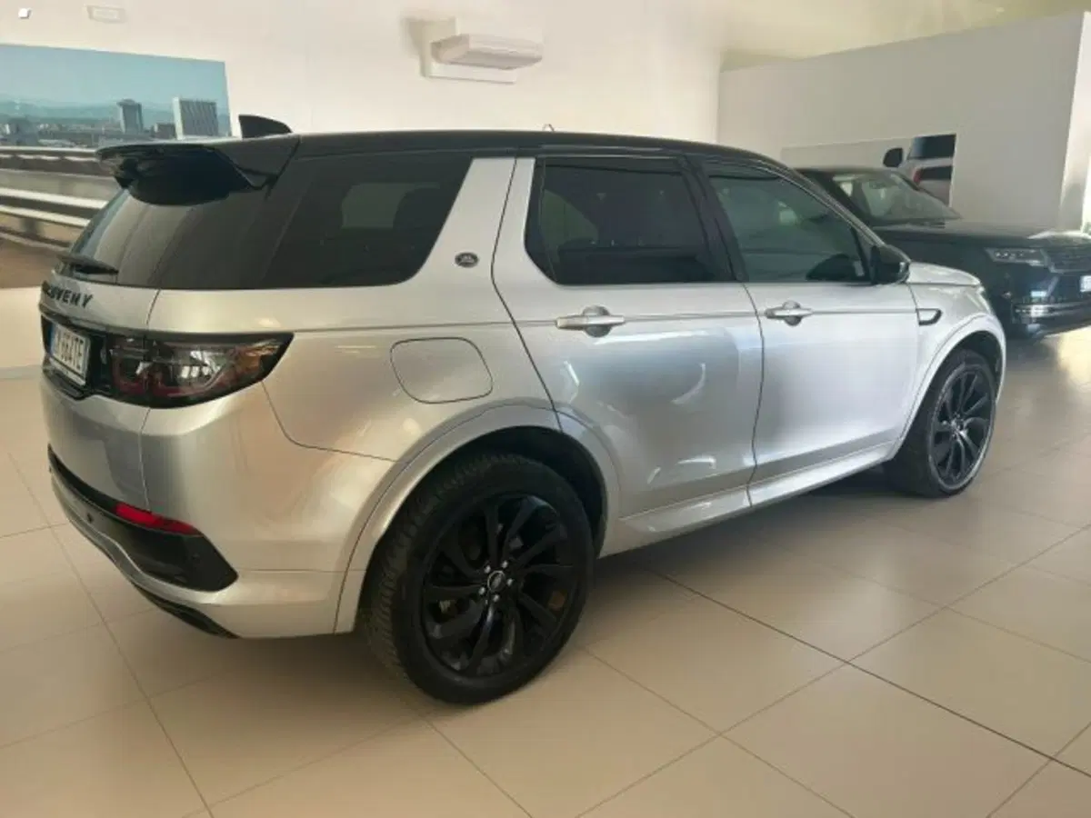 Land Rover Discovery Sport usata a Lucca (4)