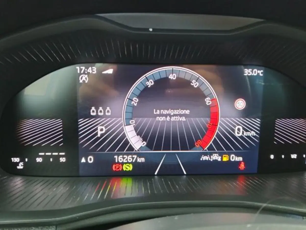Skoda Kamiq usata a Como (12)