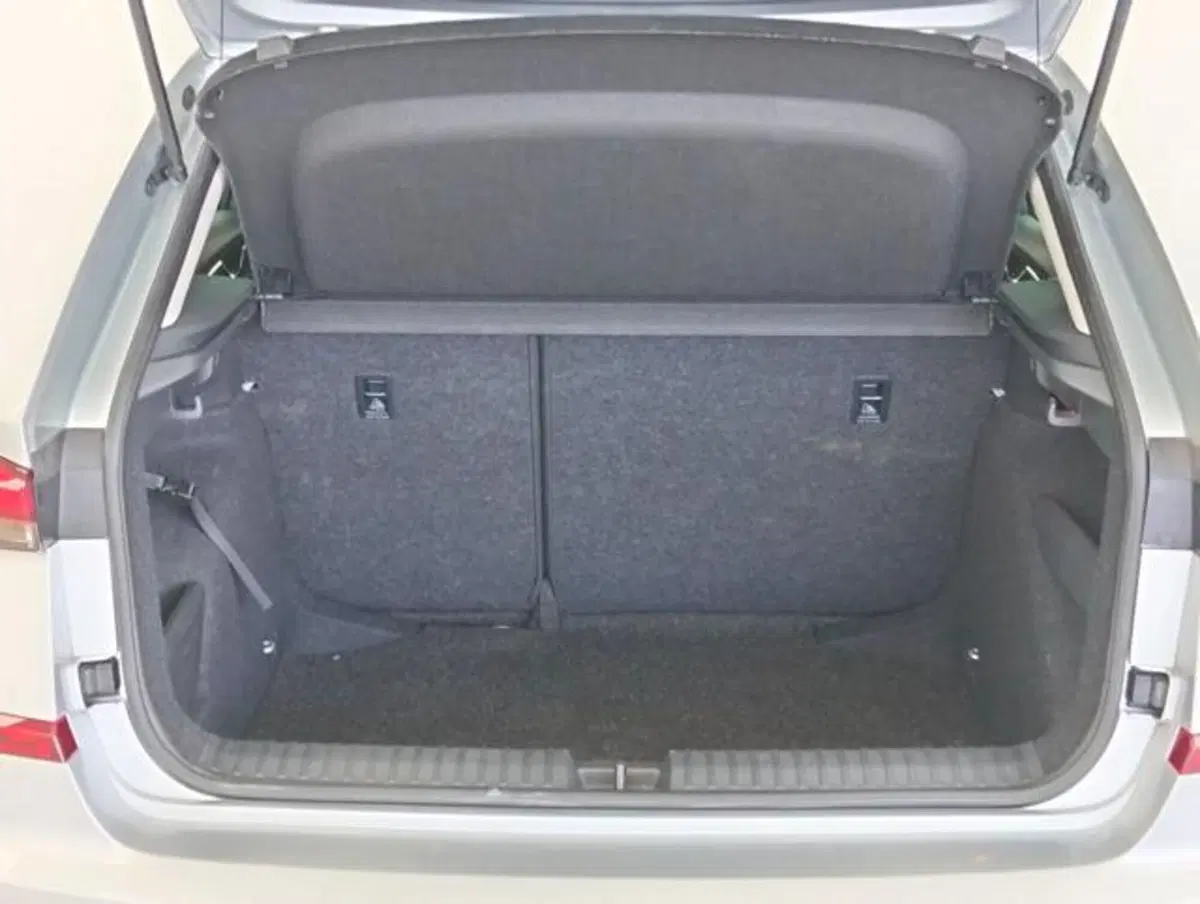 Skoda Kamiq usata a Como (17)