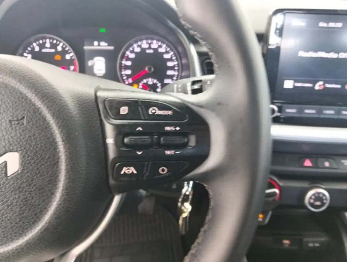 Kia Stonic usata a Como (11)