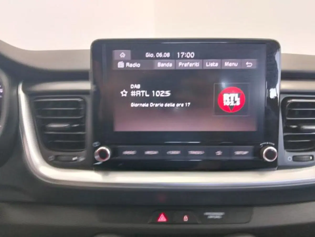Kia Stonic usata a Como (14)