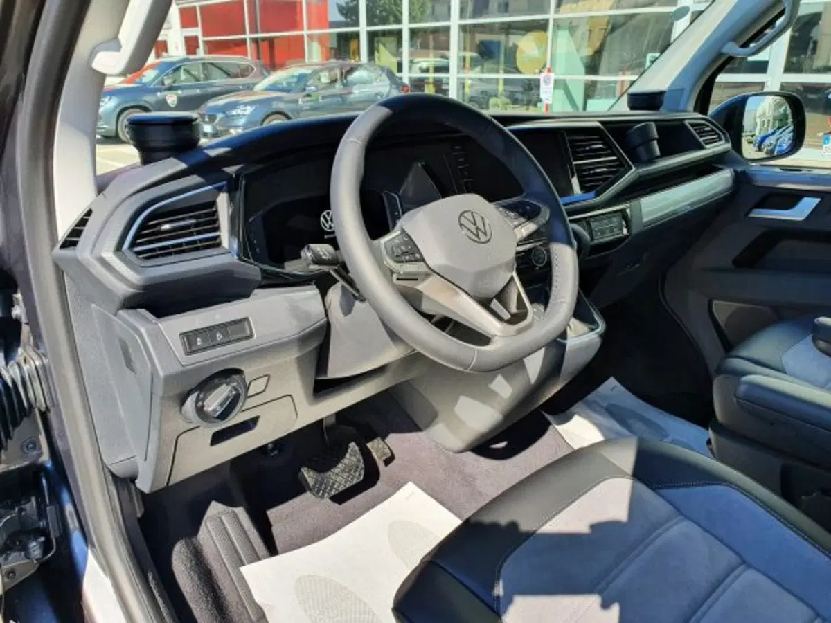 Volkswagen Veicoli Commerciali T6.1 usata a Vicenza (11)