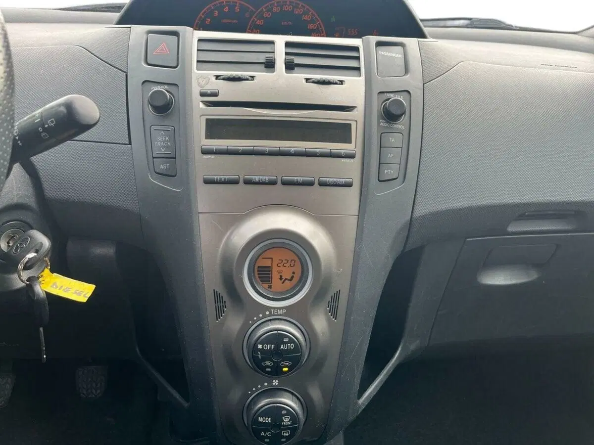 Toyota Yaris usata a Sondrio (13)