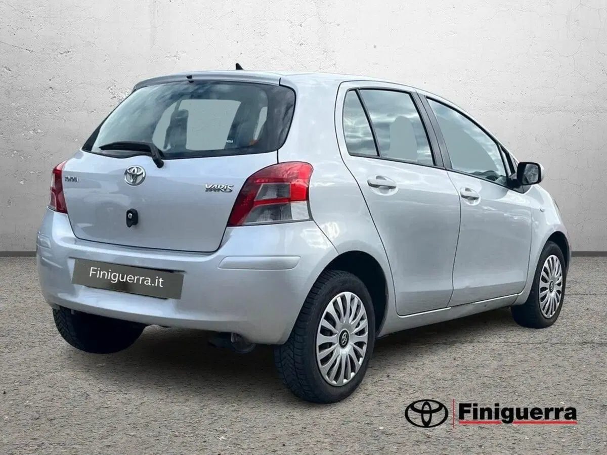 Toyota Yaris usata a Sondrio (4)
