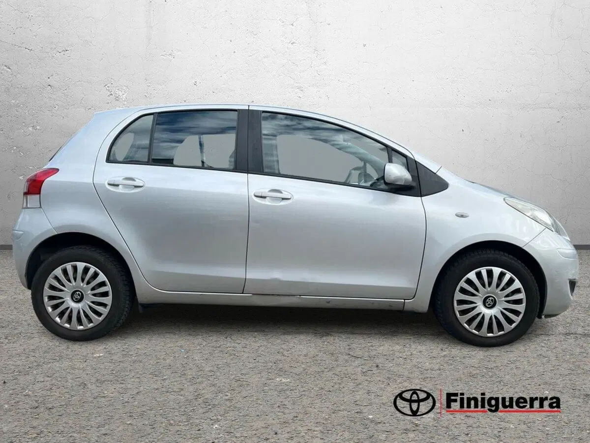 Toyota Yaris usata a Sondrio (5)
