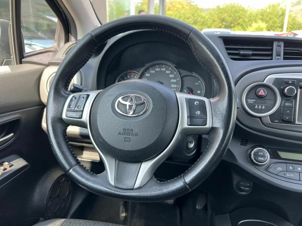 Toyota Yaris usata a Sondrio (14)