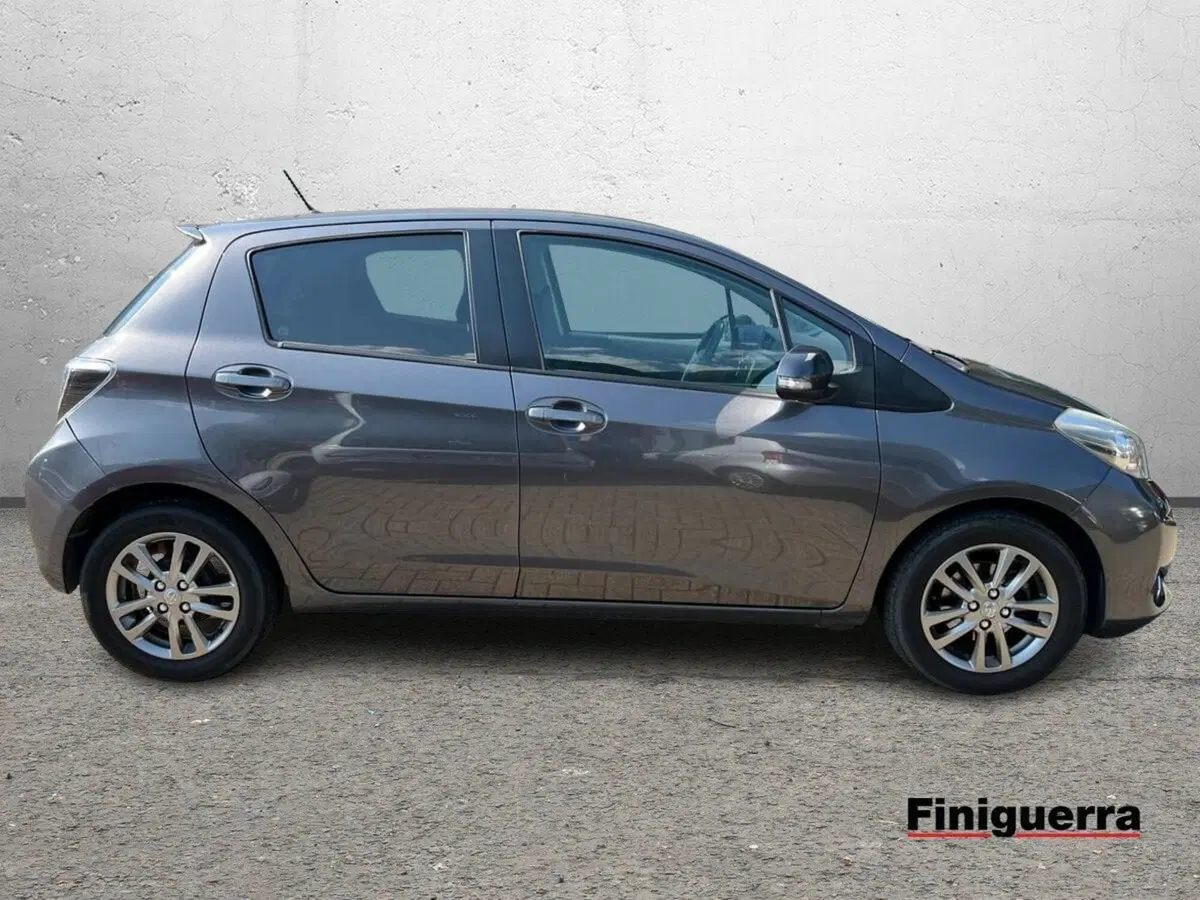 Toyota Yaris usata a Sondrio (5)
