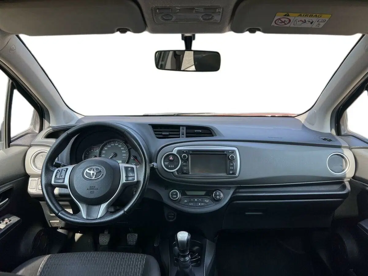 Toyota Yaris usata a Sondrio (8)