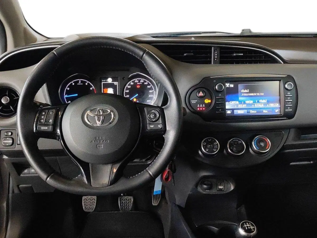 Toyota Yaris usata a Milano (9)