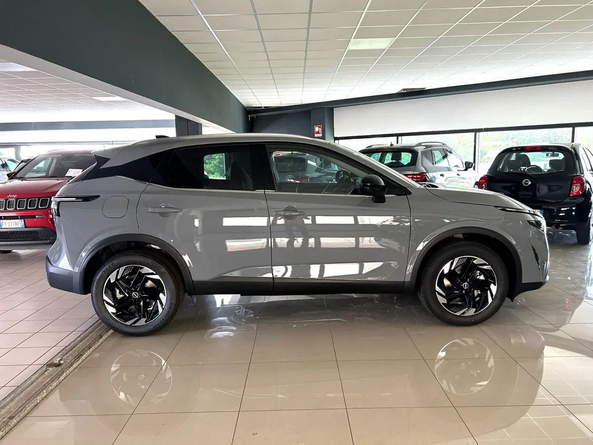 Nissan Qashqai nuova a Ferrara (4)