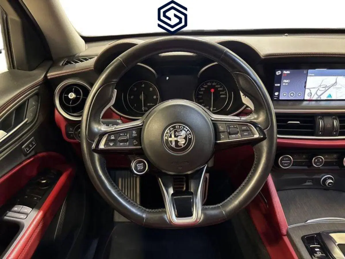 Alfa Romeo Stelvio usata a Cagliari (11)