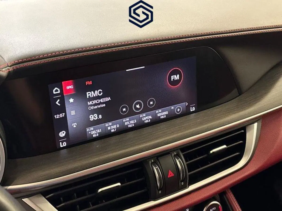 Alfa Romeo Stelvio usata a Cagliari (12)