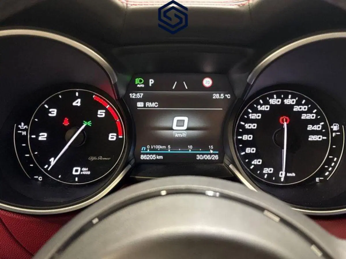 Alfa Romeo Stelvio usata a Cagliari (13)