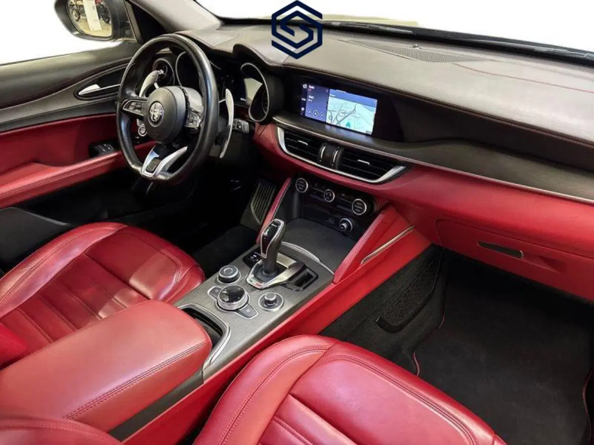 Alfa Romeo Stelvio usata a Cagliari (15)