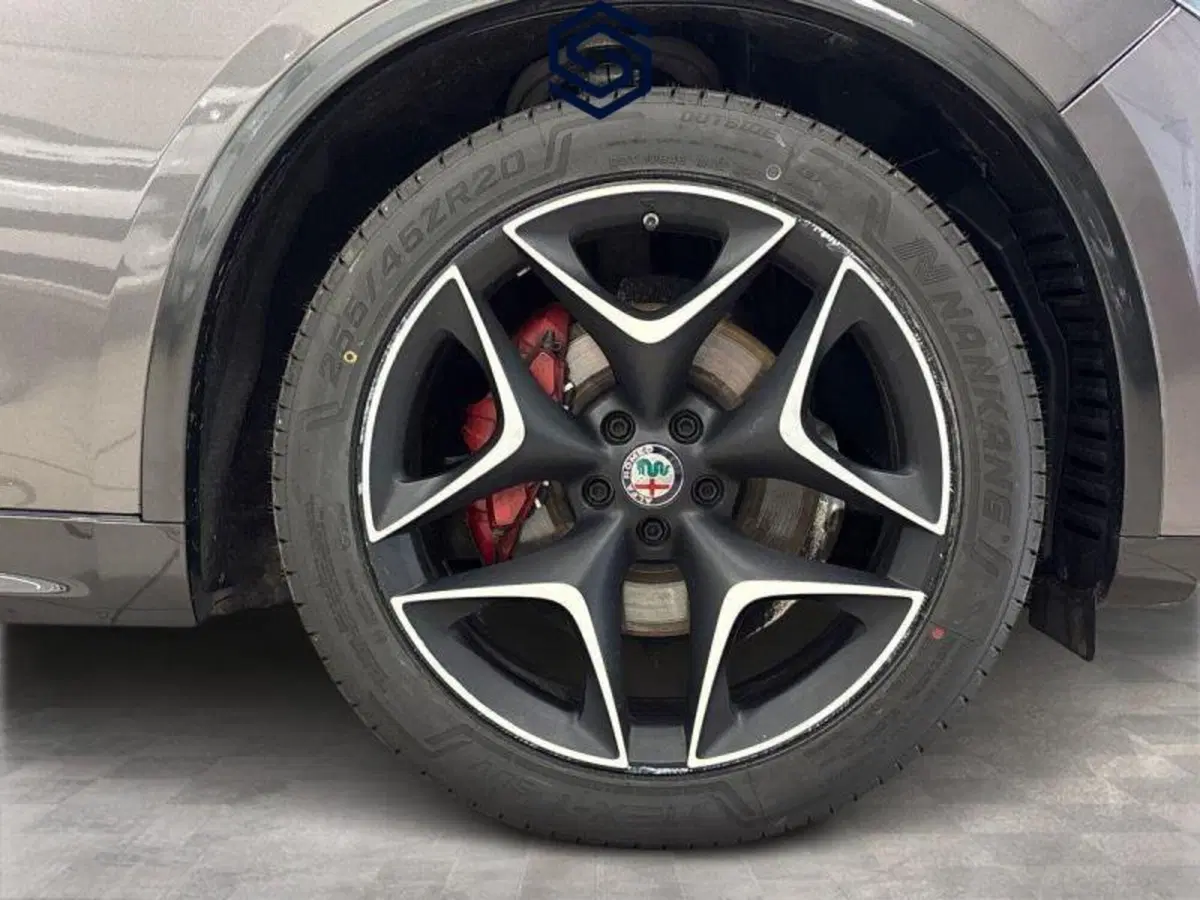 Alfa Romeo Stelvio usata a Cagliari (17)