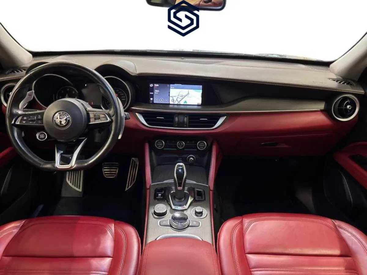 Alfa Romeo Stelvio usata a Cagliari (9)