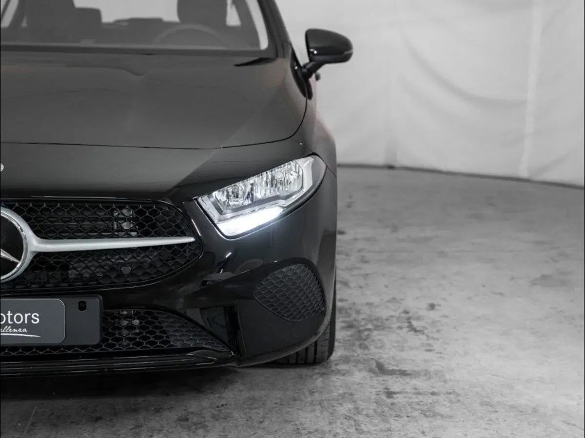 Mercedes-Benz Classe A Sedan nuova a Ancona (6)