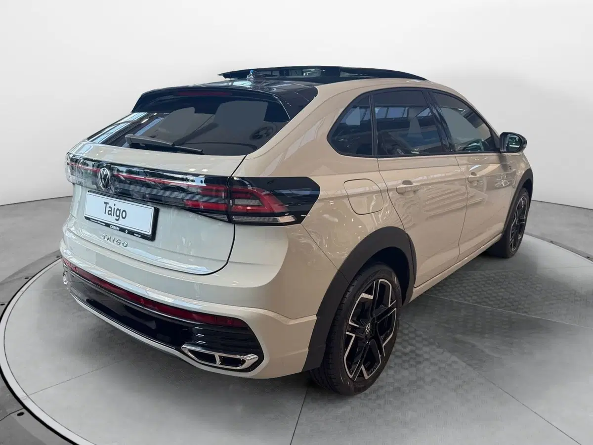 Volkswagen Taigo nuova a Varese (4)