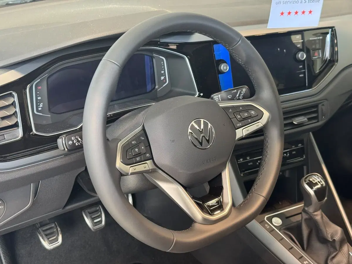 Volkswagen Taigo nuova a Varese (8)